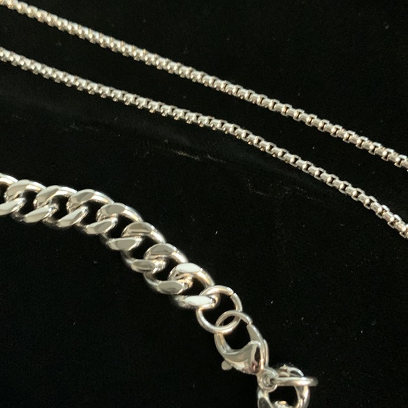 Men’s Necklace and BraceletSet - Picture 2 of 7